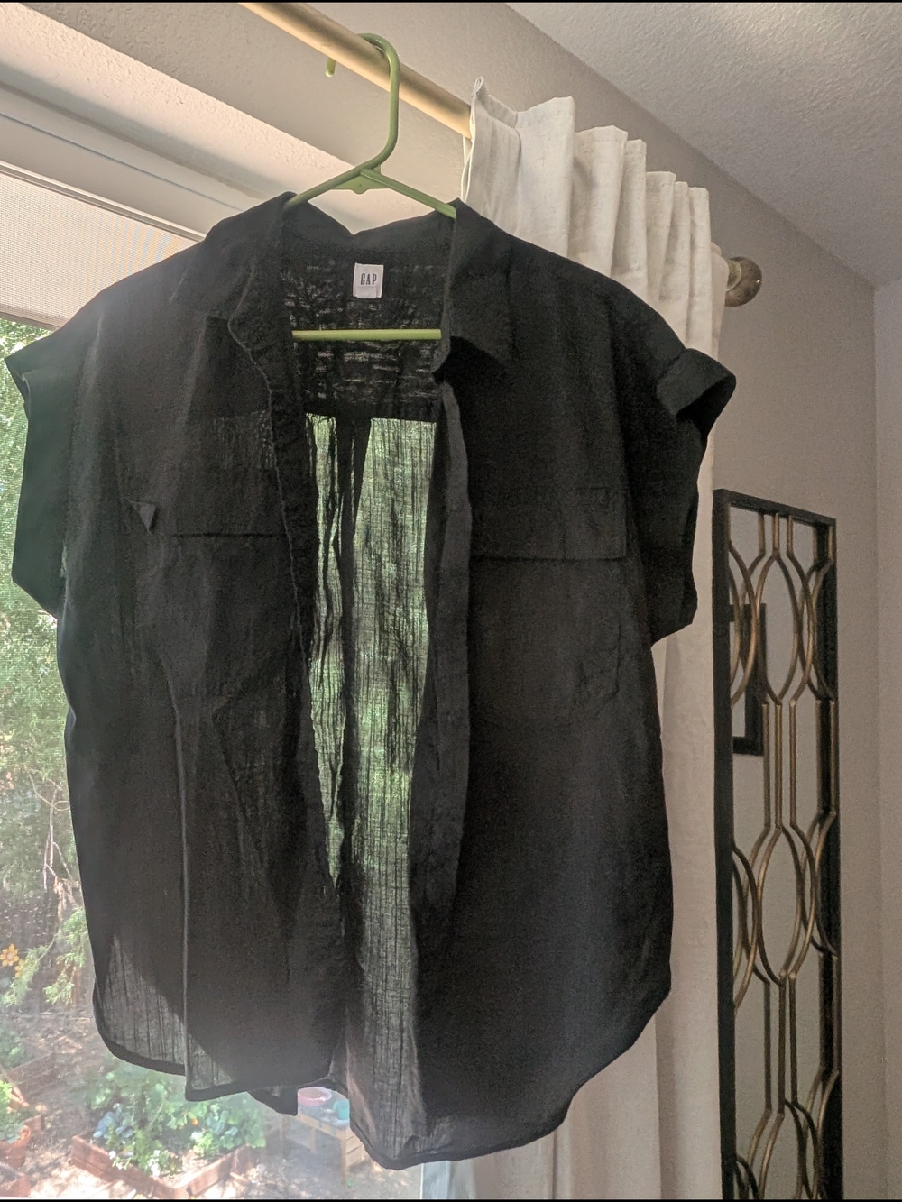 GAP Black Lightweight Short-Sleeve Shirt
